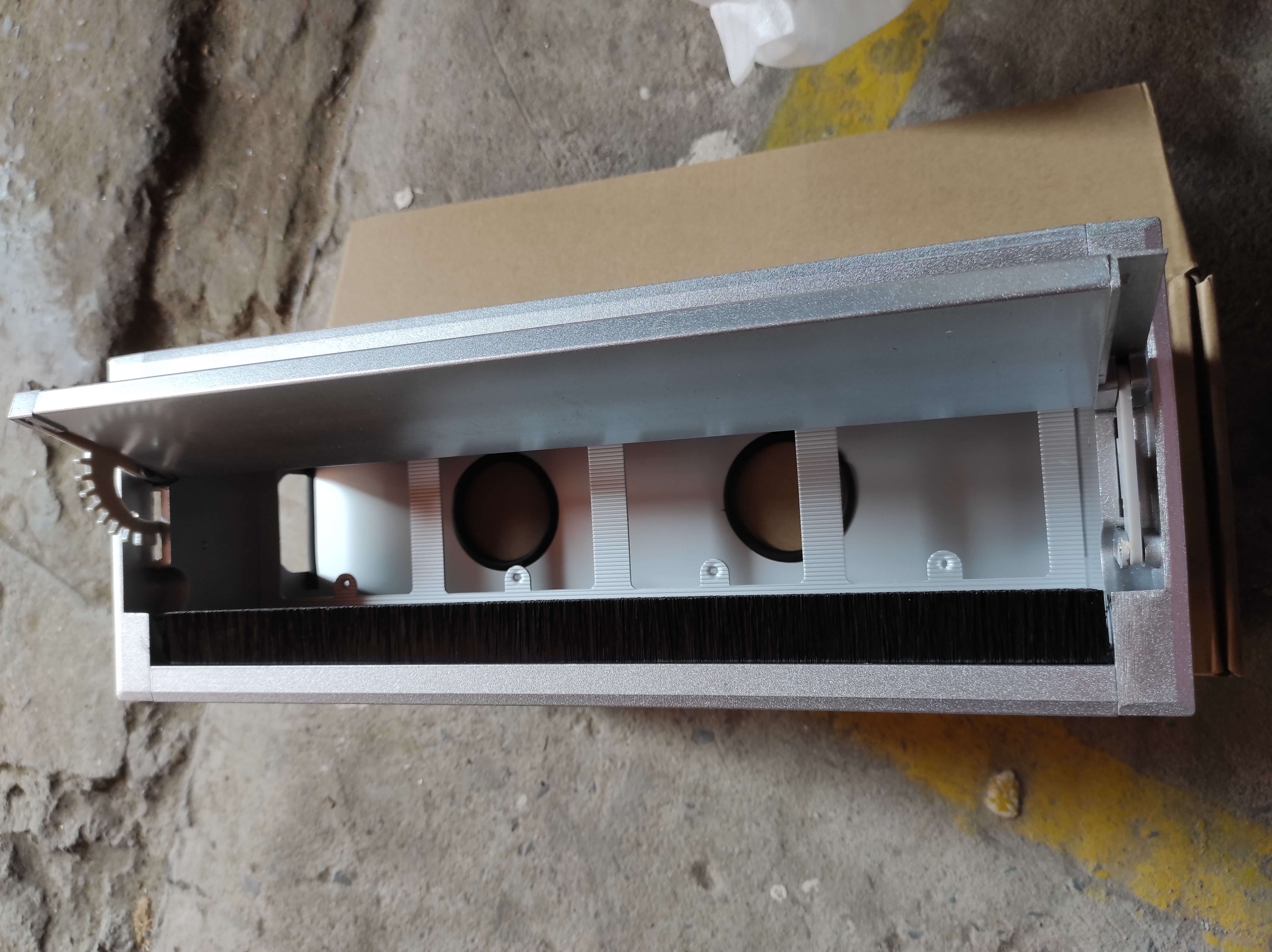 Hộp Điện Nhôm Âm Bàn Mở Nắp 2 Bên HD-MDS01W4 Dài 400