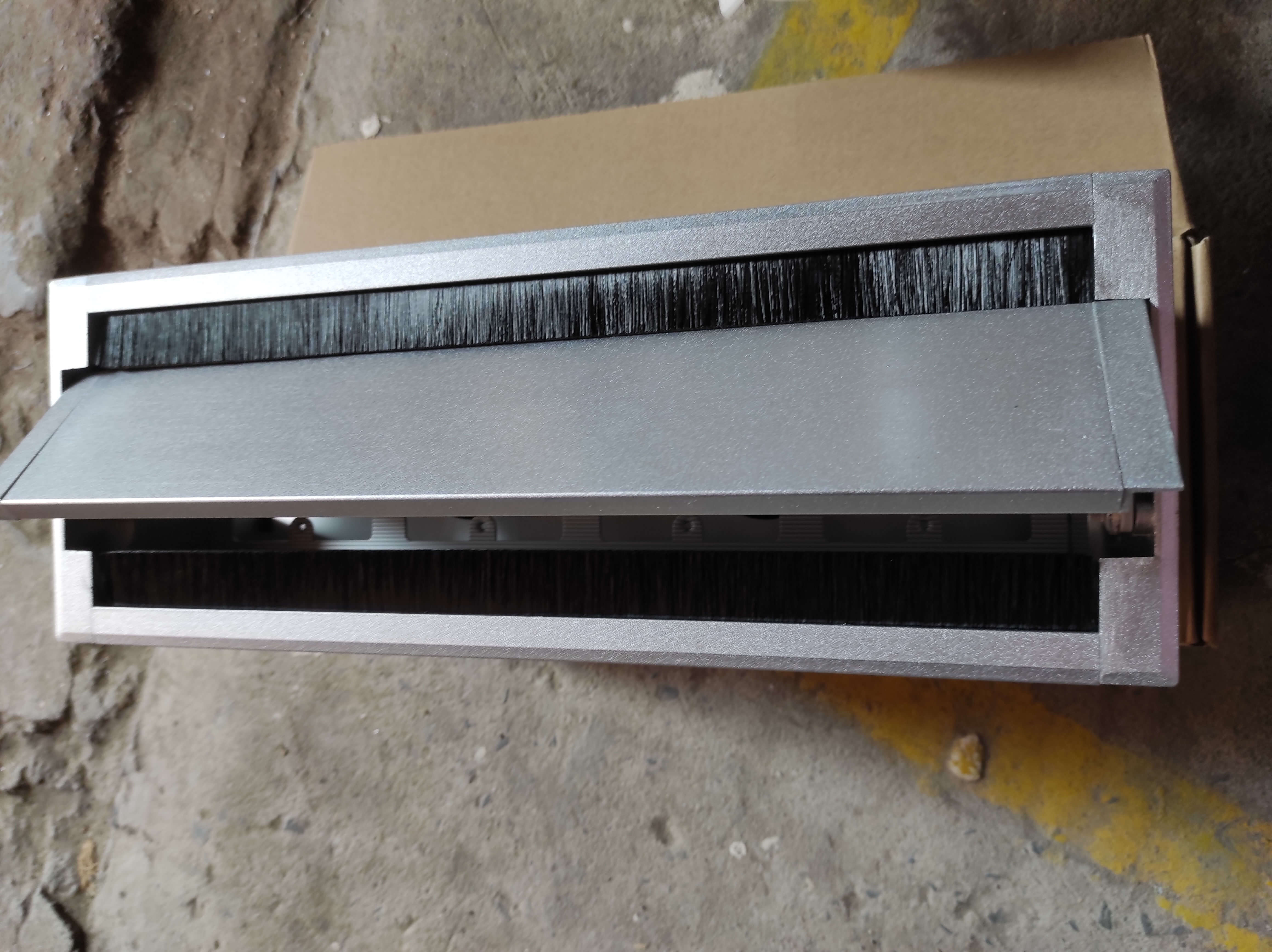 Hộp Điện Nhôm Âm Bàn Mở Nắp 2 Bên HD-MDS01W4 Dài 400